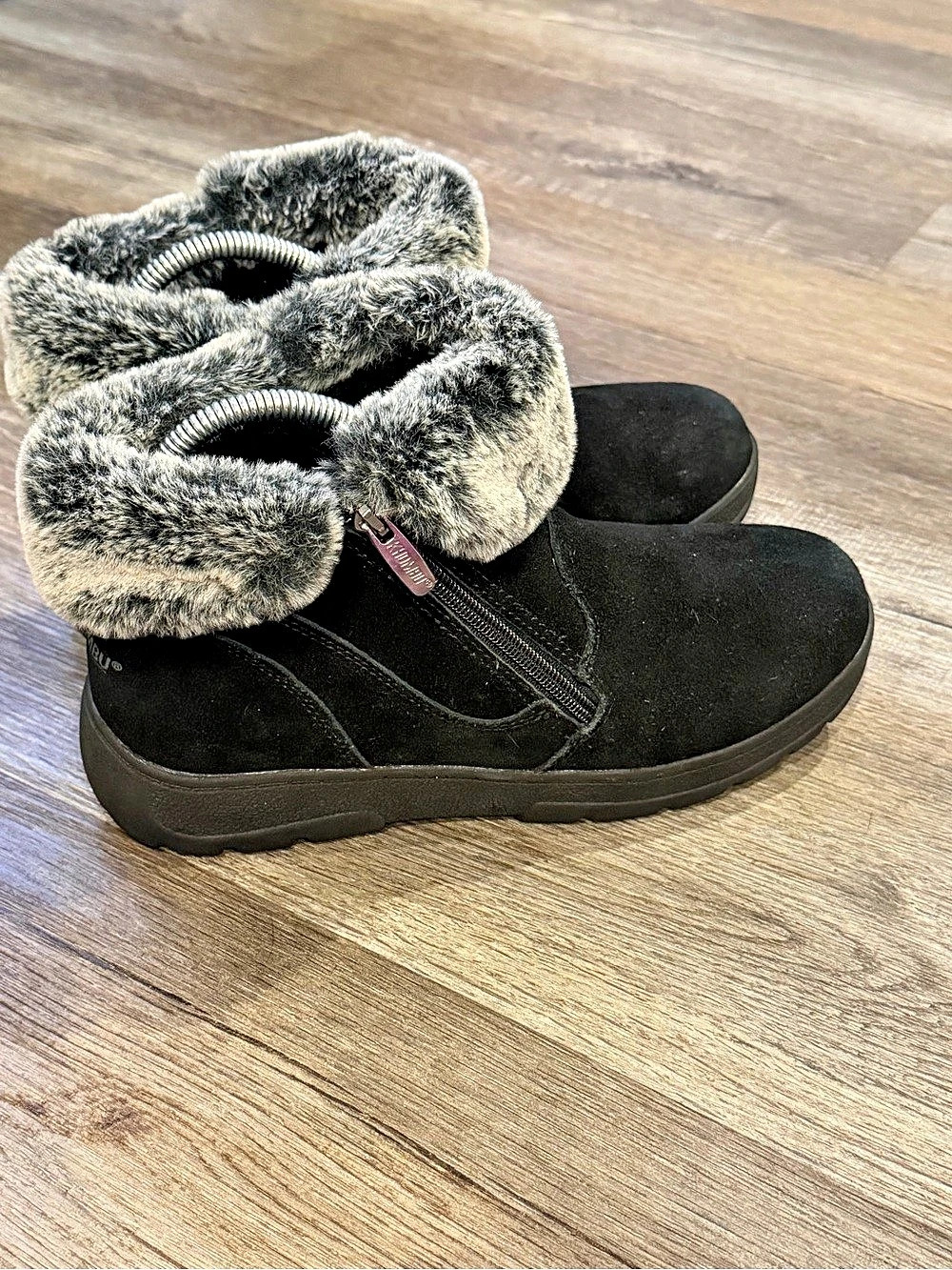 Khombu Jessica Black & Gray Faux-Fur Ankle Boots
